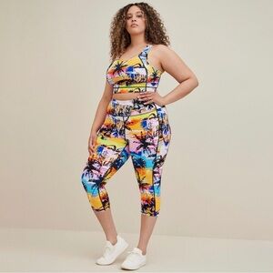 Torrid Active set sports bra and capri leggings Palm Tree Paradise